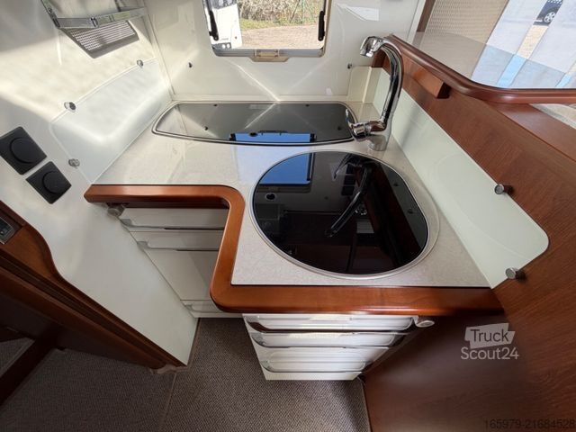 Entegre karavan RAPIDO 855F