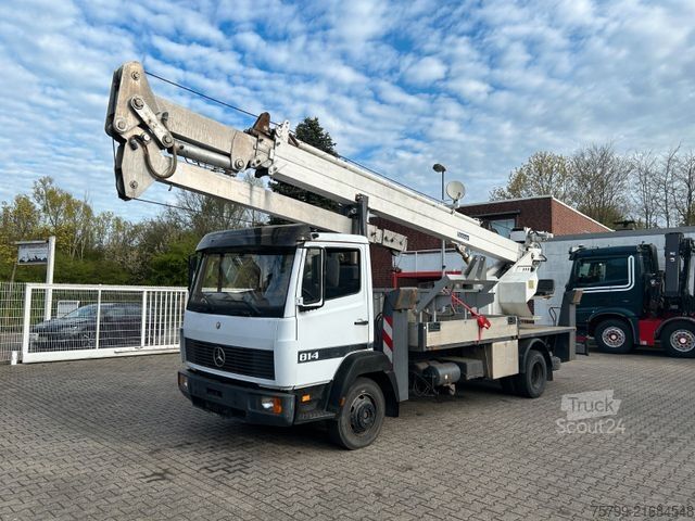 Camion équipé d'une grue MERCEDES-BENZ 814 Atego mit Böcker Dachdecker Kran AK25-650