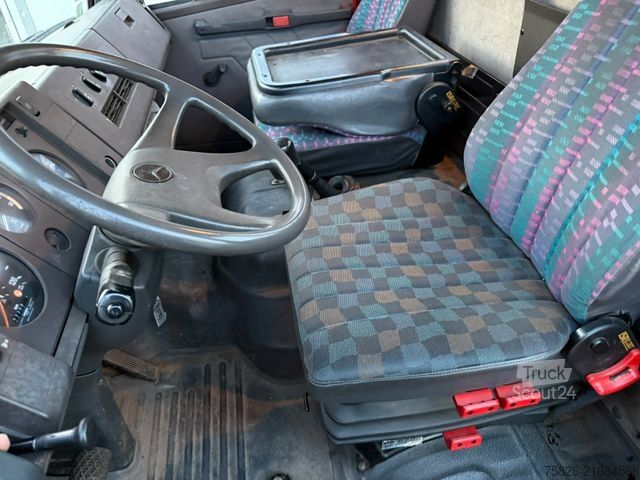 Camion plateau MERCEDES-BENZ Ecoliner 1520  / Maschinen / Traktoren Transport