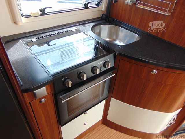 Półzintegrowany kamper ADRIA MERCEDES - POLARIS - seiner Zeit weit voraus