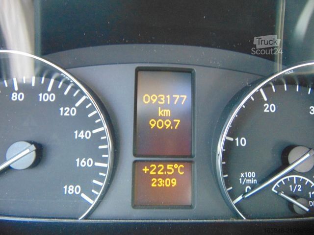 Półzintegrowany kamper ADRIA MERCEDES - POLARIS - seiner Zeit weit voraus