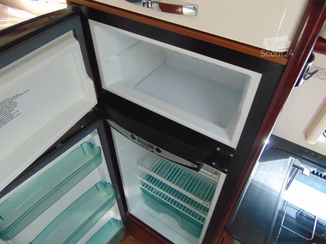 Półzintegrowany kamper ADRIA MERCEDES - POLARIS - seiner Zeit weit voraus