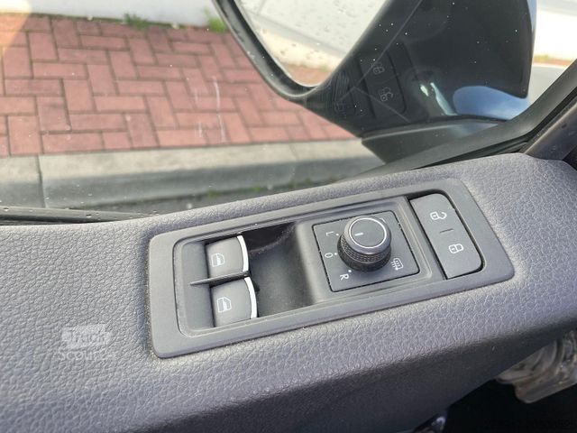 Minibus VOLKSWAGEN T6 Multivan Comfortline 4M AHK STANDHZ SITZH DAB