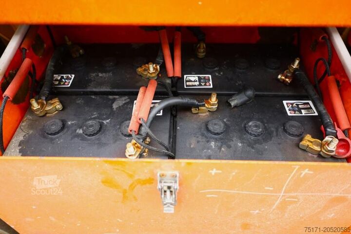 Pont élévateur à ciseaux JLG M4069 Hybrid, 14.2m Working Height, 360kg Capacity