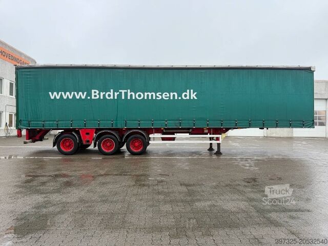 Skyvbare presenninger  MTDK Curtainsider / Planenauflieger / Gardin