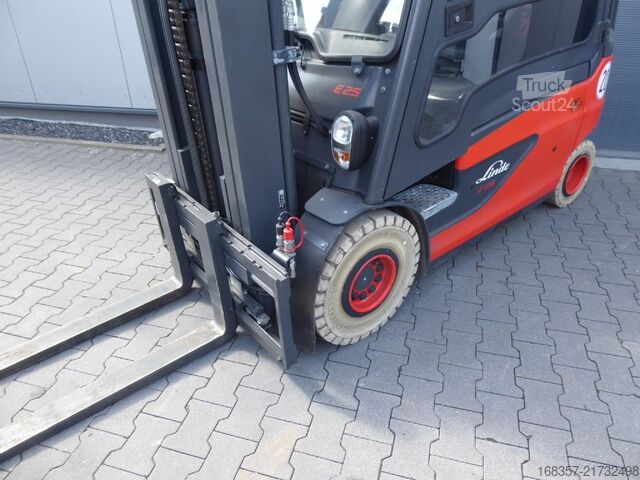 Фронтальний навантажувач вилковий Linde E25L-01