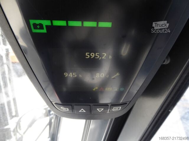 Фронтальний навантажувач вилковий Linde E25L-01