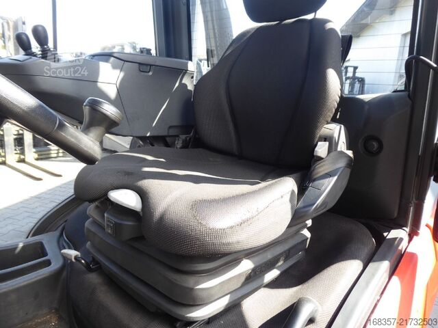 Фронтальний навантажувач вилковий Linde H35D-01