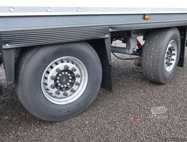 Reefer semitrailer Schmitz SKO 18 Lenkachse Schmitz S.CU 2 LBW 3 to