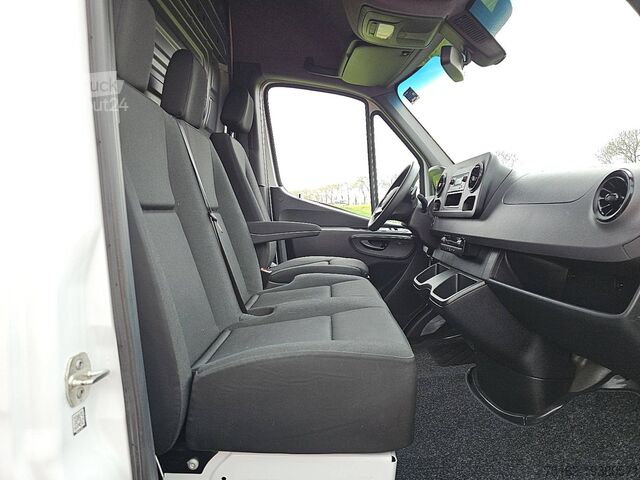 Bestelauto MERCEDES-BENZ ESPRINTER L2H2 41KwH Elektrisc