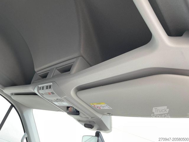 Dodávka s vysokou strechou VOLKSWAGEN Crafter Kasten 35 L3H3 Autom. NAVI SITZHZ ACC