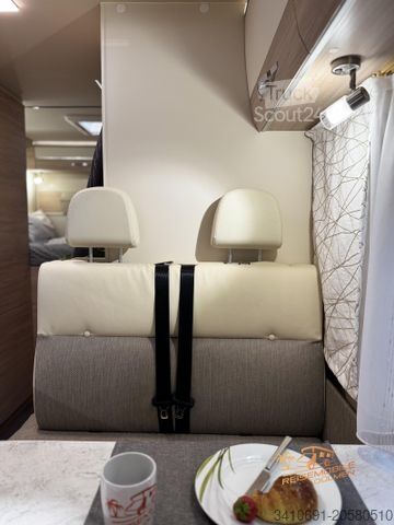 Autocaravana con alcoba EURAMOBIL Activa One AO 690 HB Fahrradträger RFK Lithium