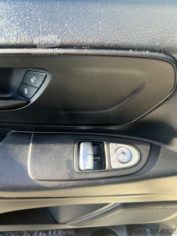 Duba panelată MERCEDES-BENZ Vito 116 LANG KLIMA TEMPOMAT PDC 2-SITZER REGALE