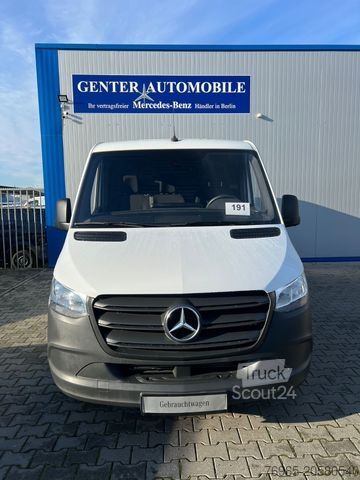 Duba panelată MERCEDES-BENZ Sprinter 211 LANG ANHÄNGERKUPPLUNG KLIMA 3-SITZE