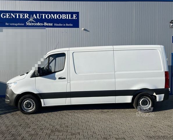 Duba panelată MERCEDES-BENZ Sprinter 211 LANG ANHÄNGERKUPPLUNG KLIMA 3-SITZE