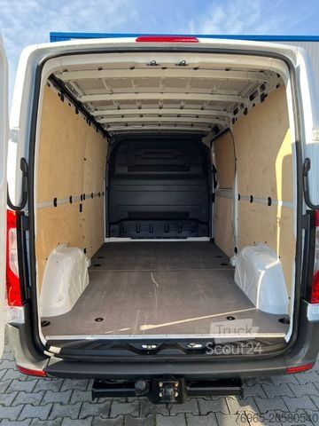 Duba panelată MERCEDES-BENZ Sprinter 211 LANG ANHÄNGERKUPPLUNG KLIMA 3-SITZE