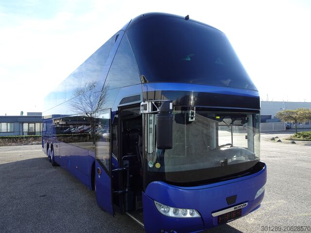 çift katlı Neoplan Skyliner L