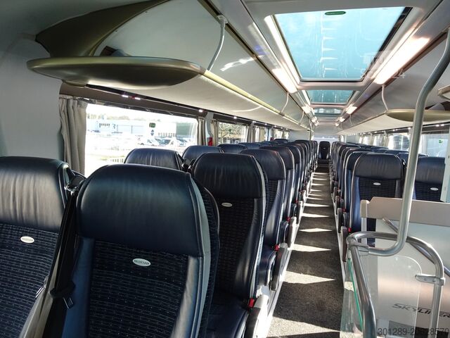 çift katlı Neoplan Skyliner L