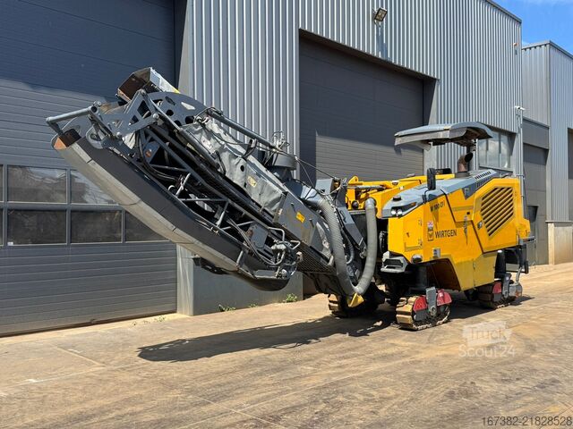 آلة كشط الأسفلت Wirtgen W100CFI