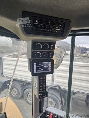 Riteņu iekrāvējs Caterpillar 972M XE