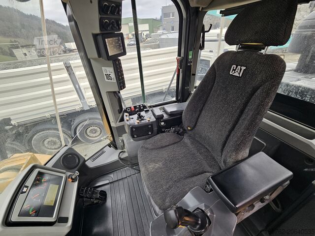 Riteņu iekrāvējs Caterpillar 972M XE