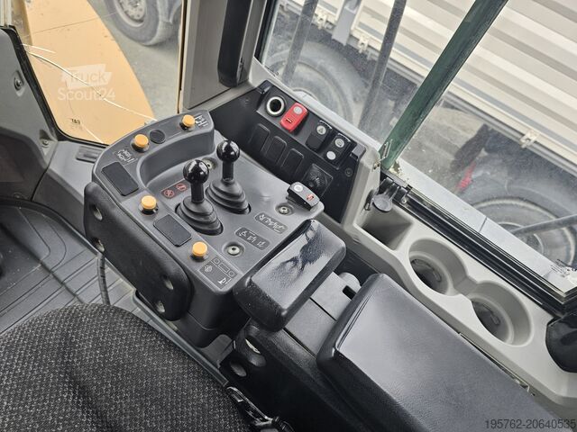 Riteņu iekrāvējs Caterpillar 972M XE