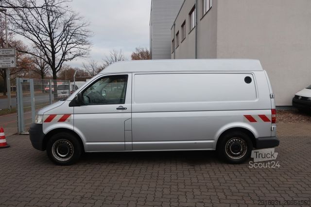 Vans ar augstu jumtu VOLKSWAGEN T5 Transporter Kasten Mittelhochdach 4 Motion