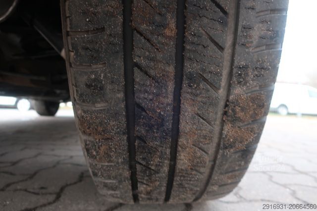 Vans ar augstu jumtu VOLKSWAGEN T5 Transporter Kasten Mittelhochdach 4 Motion