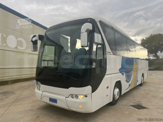 Reisebus Neoplan Tourliner