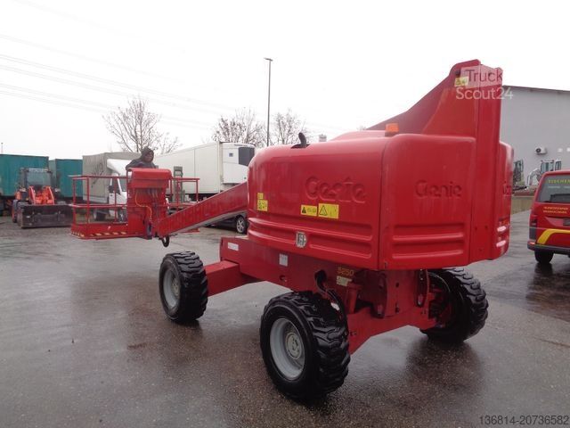 Delovna platforma GENIE S40 Telescopic Boom 14 Meter