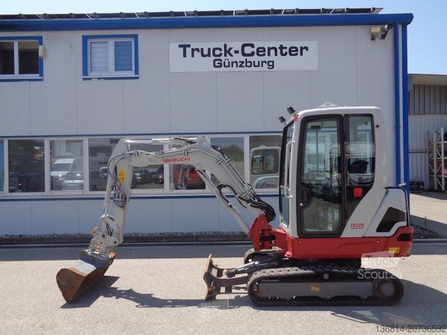 Mini bager TAKEUCHI TB 225 Powertilt Löffel Taklock 2.400 kg