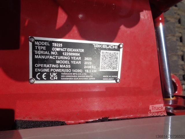 Mini bager TAKEUCHI TB 225 Powertilt Löffel Taklock 2.400 kg