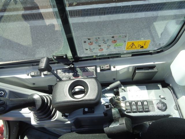 Mini bager TAKEUCHI TB 225 Powertilt Löffel Taklock 2.400 kg