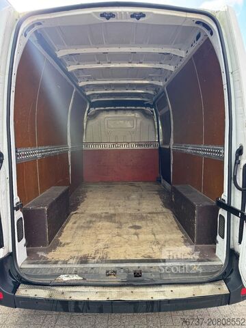 Furgão de painéis Renault Master **DCI125-AIRCO-L3-TUV03 26**