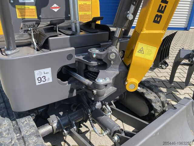 Mini-excavator cu pachet mic de accesorii Berger Kraus BK1000JSR mit Schwenkarm *HERBSTAKTION*