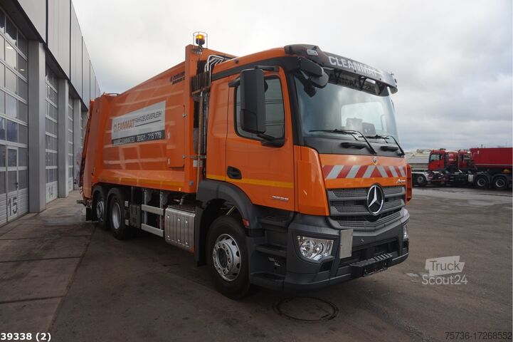 Véhicule de collecte des déchets Mercedes-Benz Antos 2533