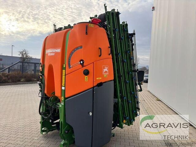 Pulvérisateur de pesticides Amazone UF 2002