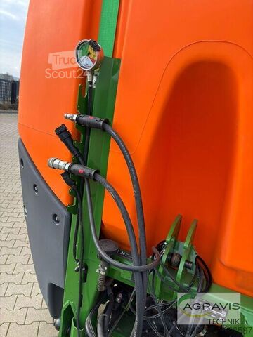 Pulvérisateur de pesticides Amazone UF 2002