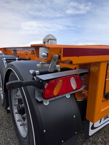 напівпричіп з кузовом, що змінюється Fliegl SDS 380 für 20" Container Heckbündig
