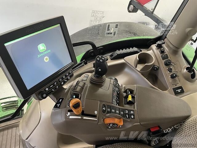 Tractor John Deere 6215R