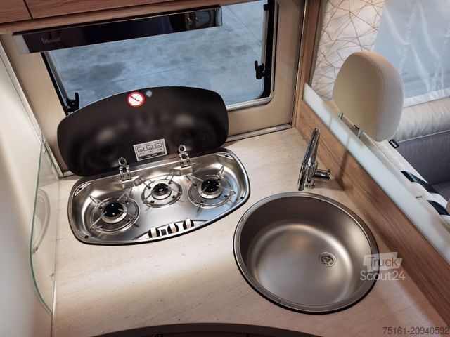 Autorulotă integrată EURAMOBIL INTEGRA LINE 720 EB /180PS-9G MAXI/ EINZELBETTEN