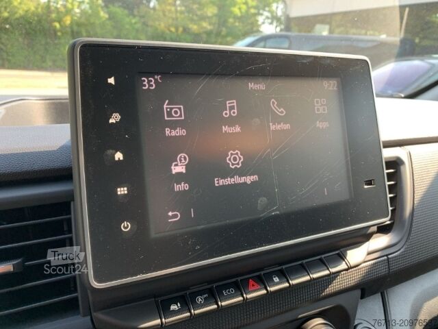 Slēgtais furgons Renault Trafic DOKA KOMFORT L2H1 3,0t dCi 150 AT KAMERA