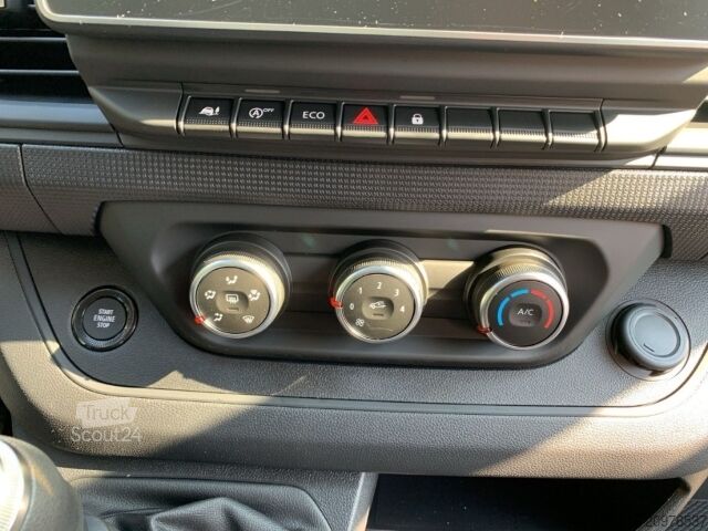 Slēgtais furgons Renault Trafic DOKA KOMFORT L2H1 3,0t dCi 150 AT KAMERA