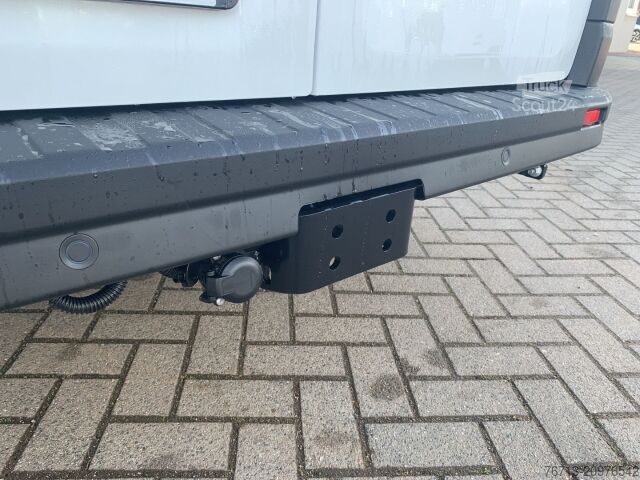 Slēgtais furgons Renault Trafic KASTEN BUSINESS L2H1 BLUE dCi 130 PDC+LED