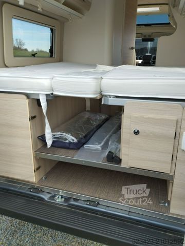 Husbil EURAMOBIL Van V 635 EB Captain-Chair- Sitze, Skyroof, RFK