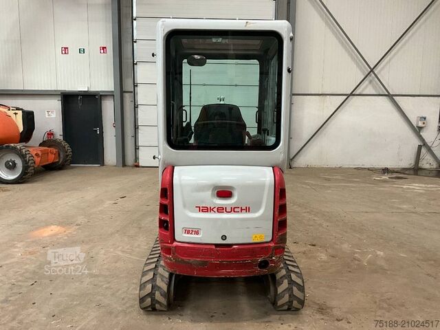  Takeuchi TB 216