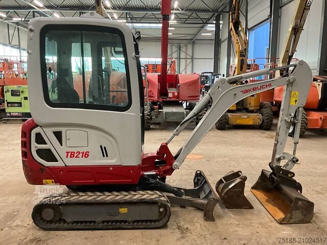  Takeuchi TB 216