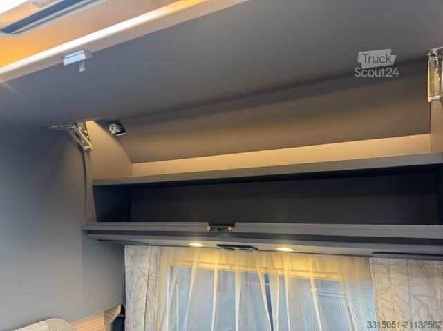 Poluintegrisani kamper MALIBU T 430 KB LE comfort Solar+ACC+TV+LED+Wechselrich