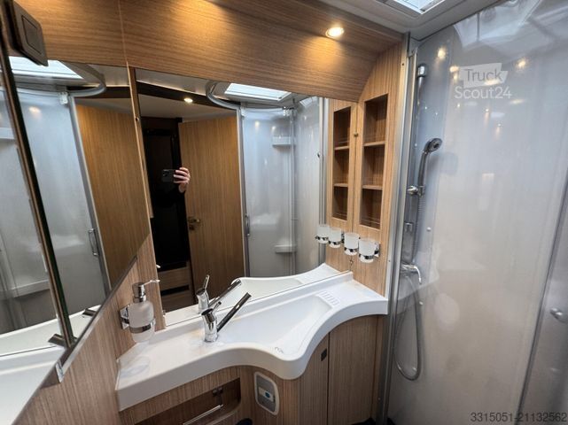 Poluintegrisani kamper MALIBU T 430 KB LE comfort Solar+ACC+TV+LED+Wechselrich