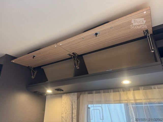 Poluintegrisani kamper MALIBU T 430 KB LE comfort Solar+ACC+TV+LED+Wechselrich